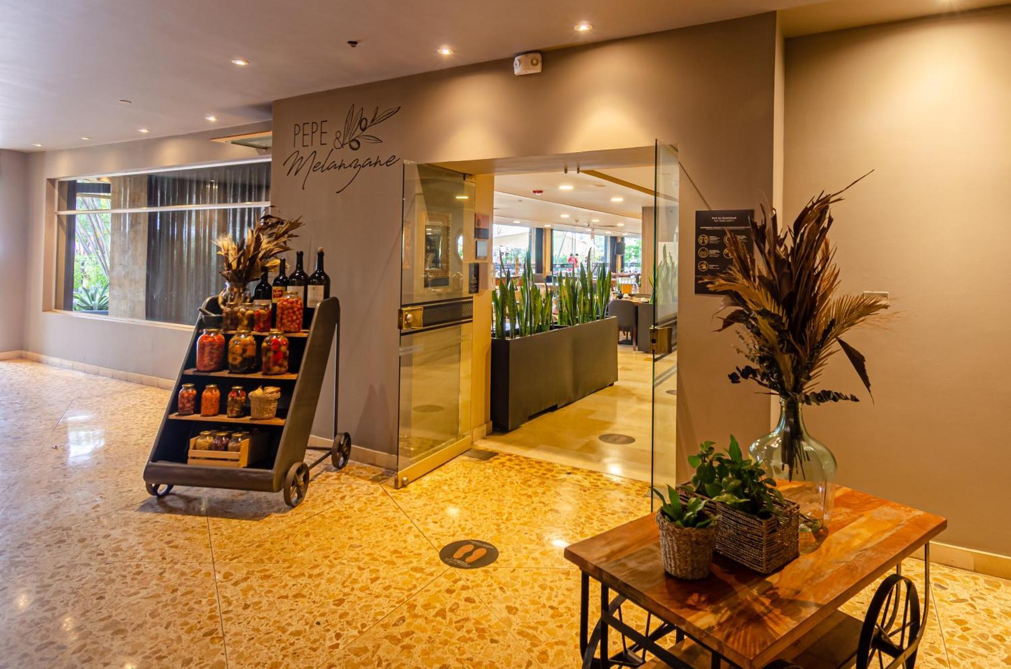 Intercontinental Medellin - Movich By Ihg Hotel Ngoại thất bức ảnh